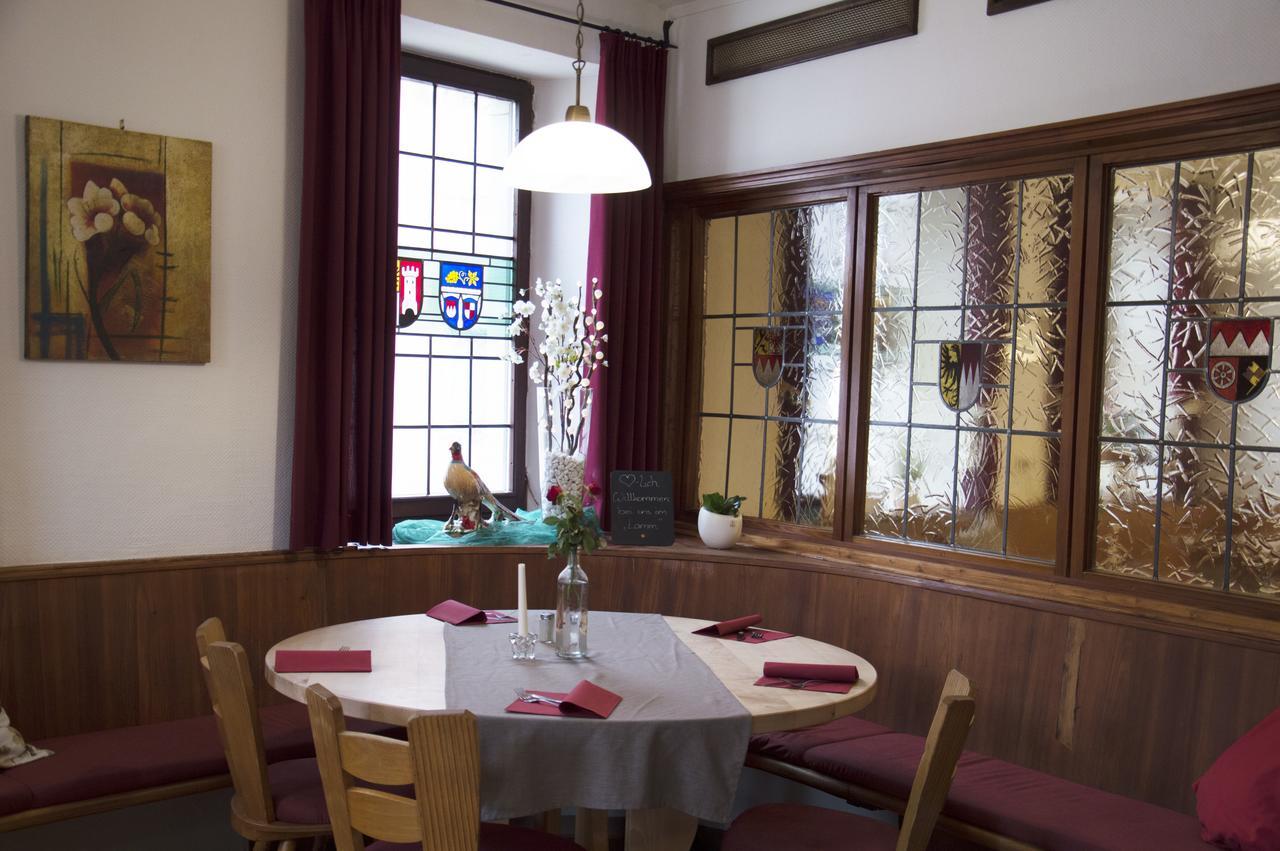 Hotel Gasthof Metzgerei Lamm - Benedikt Rueckel Geiselwind Exteriör bild