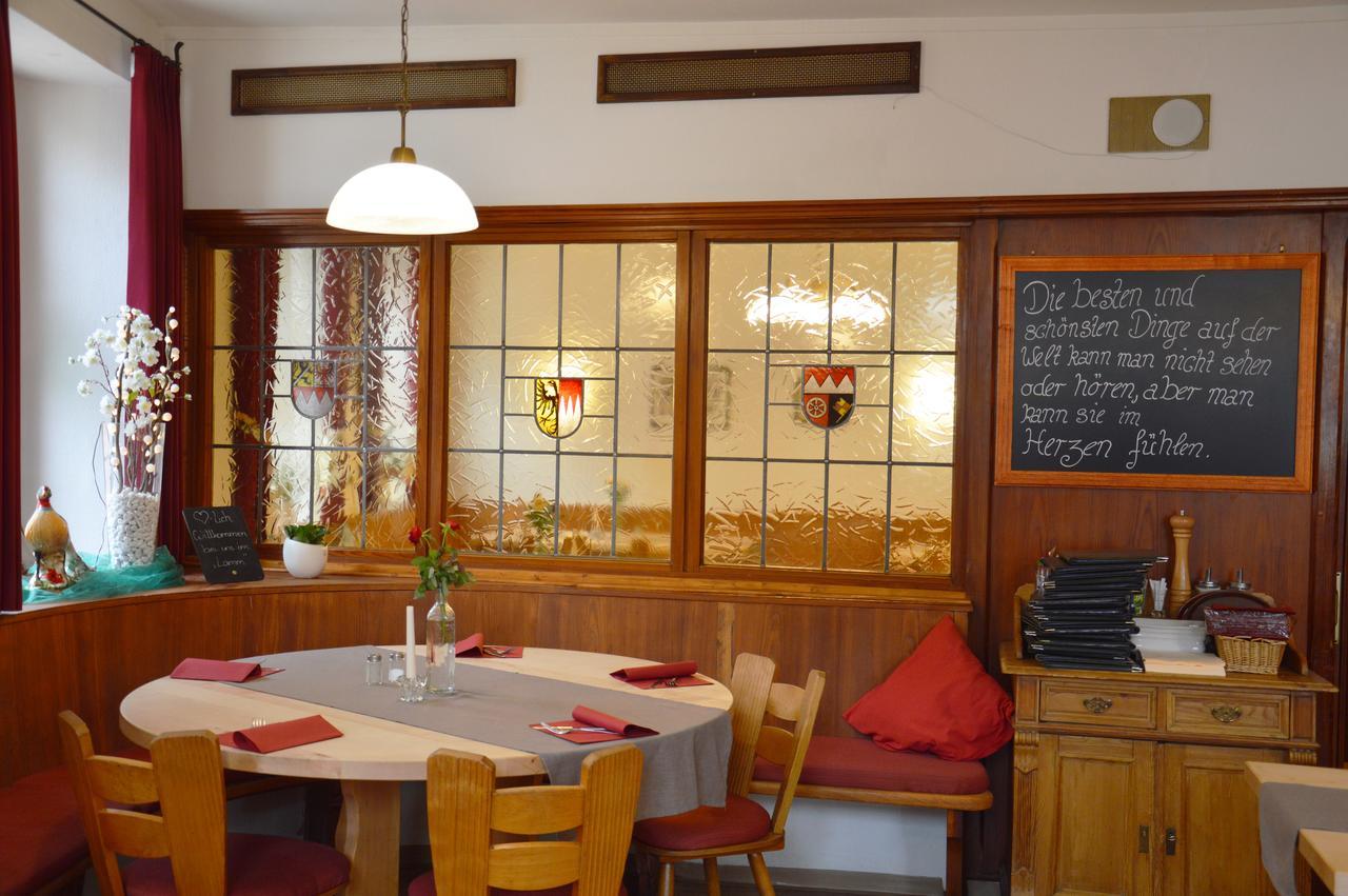 Hotel Gasthof Metzgerei Lamm - Benedikt Rueckel Geiselwind Exteriör bild